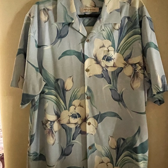 Tommy Bahama Print Shirt - Picture 2 of 8